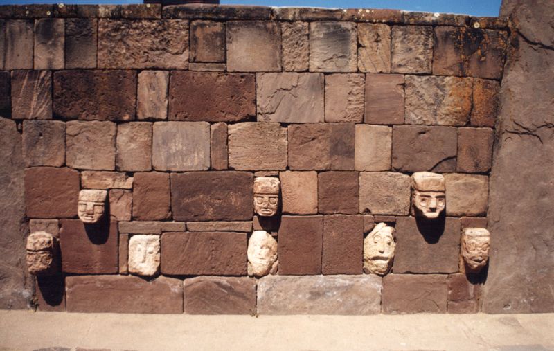 Tiwanaku, Tiahuanaco, wall with carved skulls